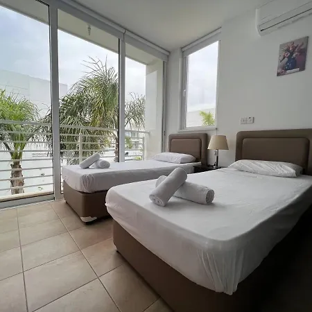 ヴィラ Crystal 12 Kapparis 3bedroom パラリムニ